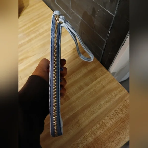 COACH NWT Washed Denim Large Wristlet - Picture 7 of 8